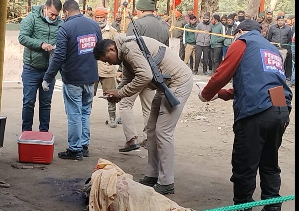 मंदिर पुजारी समेत एक अन्य भक्त की निर्मम हत्या