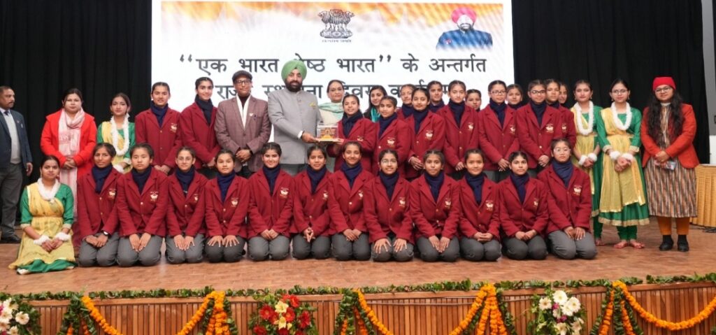 राजभवन में मनाया गया उत्तर प्रदेश का स्थापना दिवस