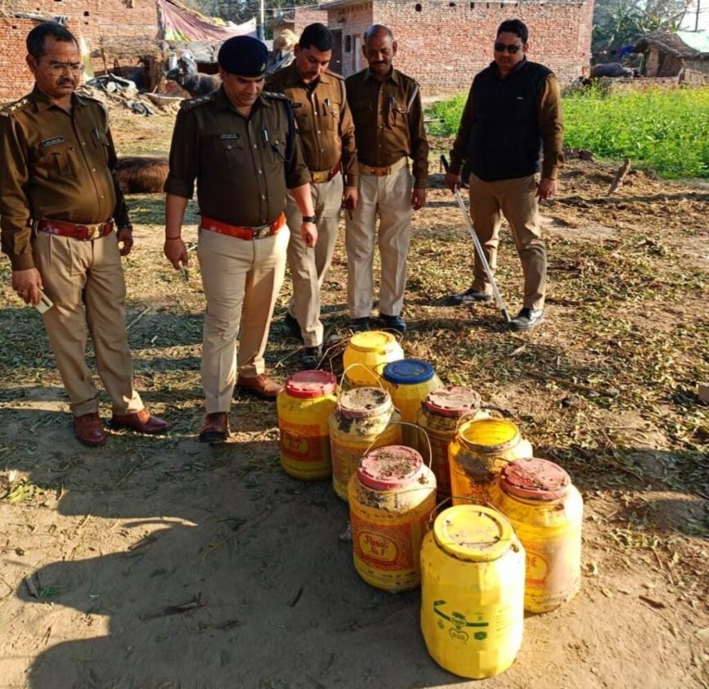 अवैध शराब मफियाओ के विरुद्ध आबकारी विभाग ने चलाया अभियान