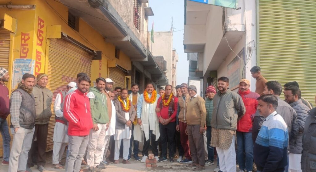 चेयरमैन गित्ते ने केशवनगर में किया 110 मीटर टाईल्स रोड का शिलान्यास