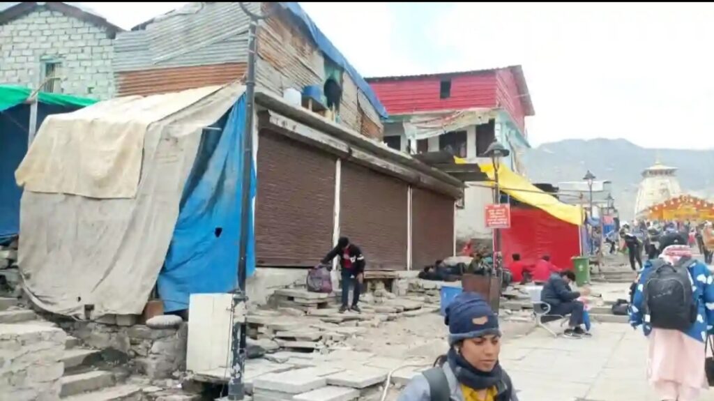 केदारनाथ में तोड़-फोड पर आक्रोश