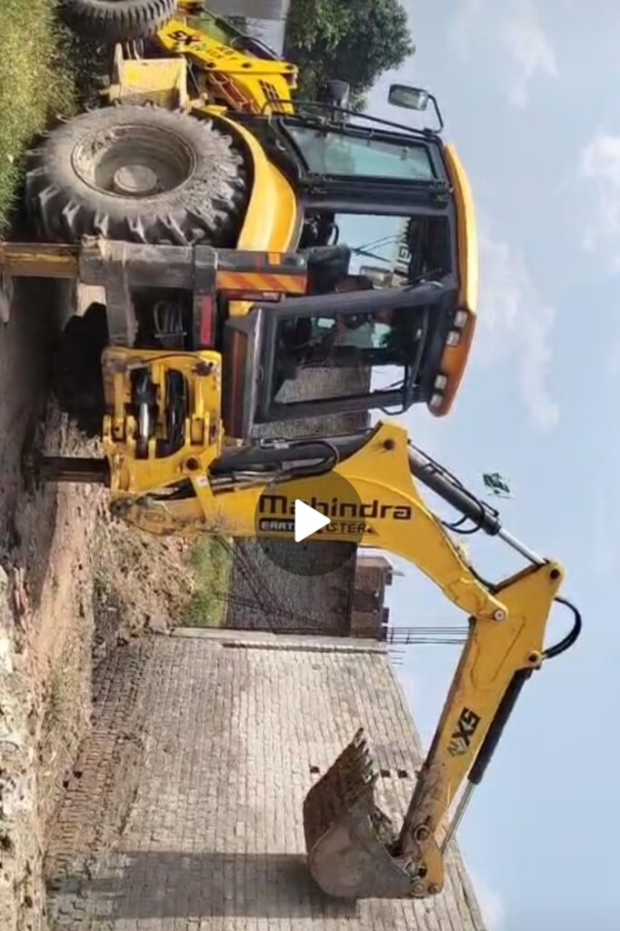 शीशगढ़ में तहसील टीम ने तालाव की जमीन से हटवाया अवैध कब्जा