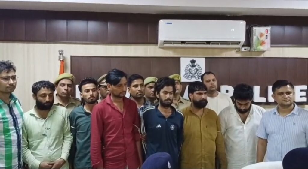 2 करोड़ की लूट का मुख्य आरोपी नरेश पुलिस मुठभेड़ में ढेर, पुलिस अधीक्षक ग्रामीण की जैकेट में फंसी गोली, थानाध्यक्ष घायल